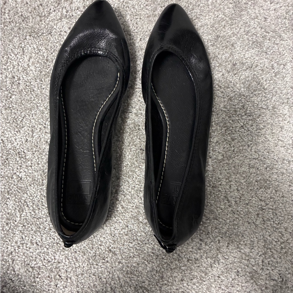 Frye Pointed Toe Regina Ballet Flats, black leather, never worn, size 8.5.